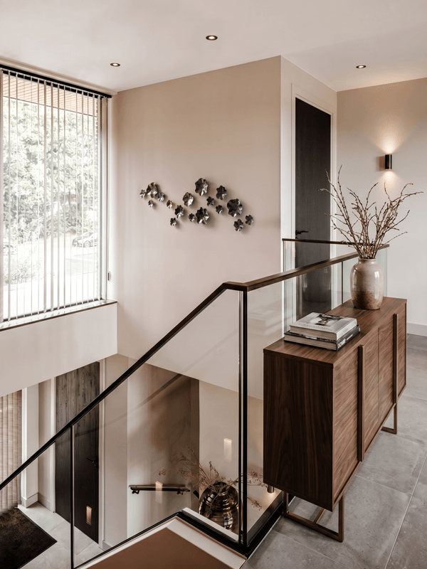 ambient-1-flori-flowes-obsidian-sculpture-decoration-sculpturi-gri-perete